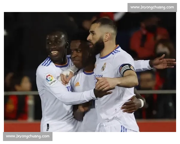 德比冲突焦点:维尼修斯斥佩德里 “爱哭鬼”