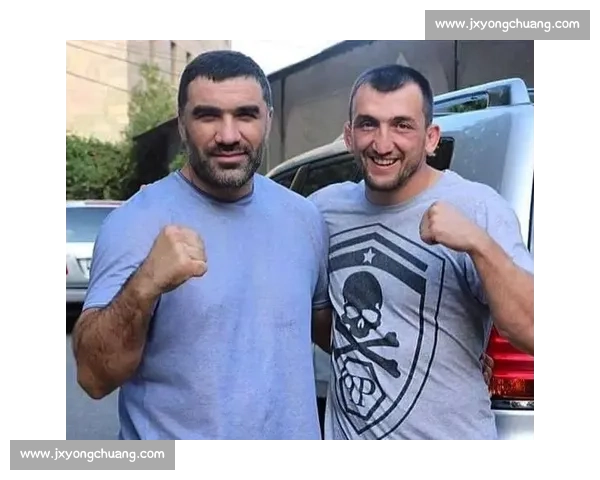 穆斯里穆对决柳海龙巅峰力量与技术碰撞的热血擂台传奇之夜全景